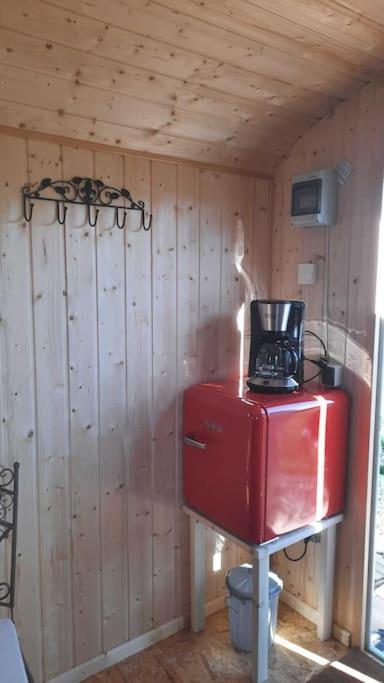 Steinhofel Zirkuswagen Glamping Fuer 2 Mit Veranda Kueche Netflix Parken Und Hofladen מראה חיצוני תמונה
